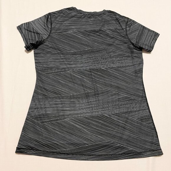 Under Armour Womens Shirt Size Large Heatgear Fitted Tshirt - Picture 10 of 16